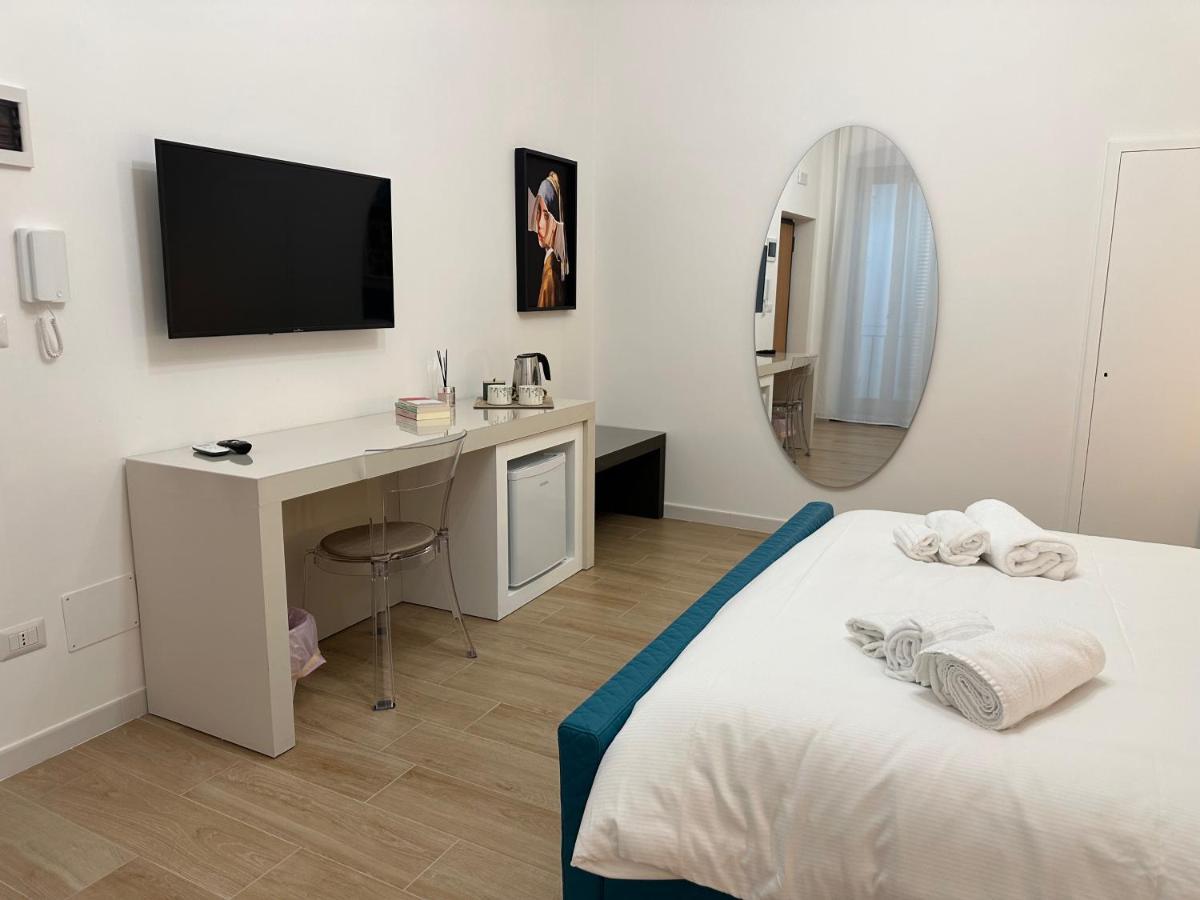 Nouvelle Vag - Apartment & Room Trani Ngoại thất bức ảnh