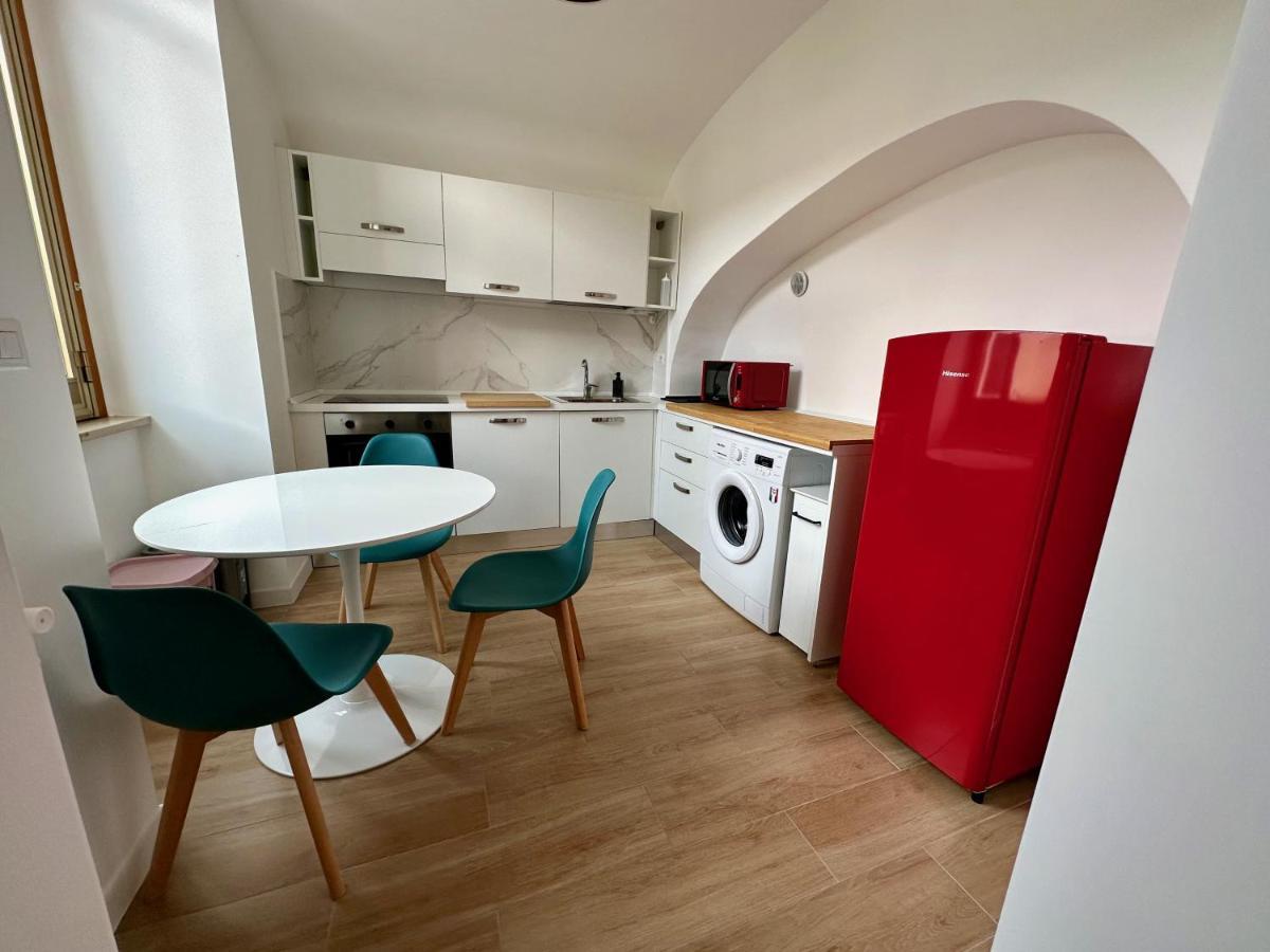 Nouvelle Vag - Apartment & Room Trani Ngoại thất bức ảnh