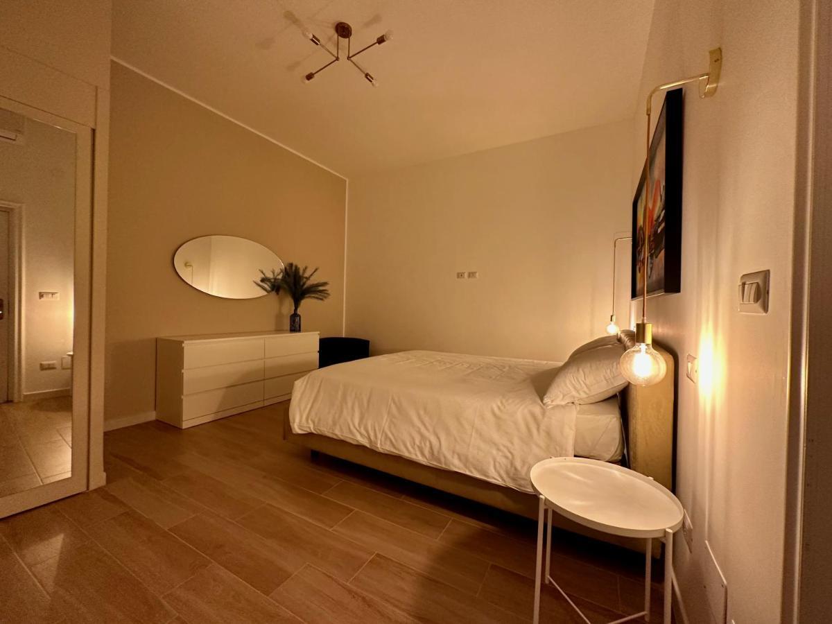 Nouvelle Vag - Apartment & Room Trani Ngoại thất bức ảnh
